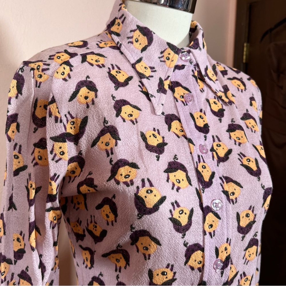 Vintage 1960 '70 Mod MCM purple Pig Print Lavender Dagger collar Shirt Red eye
